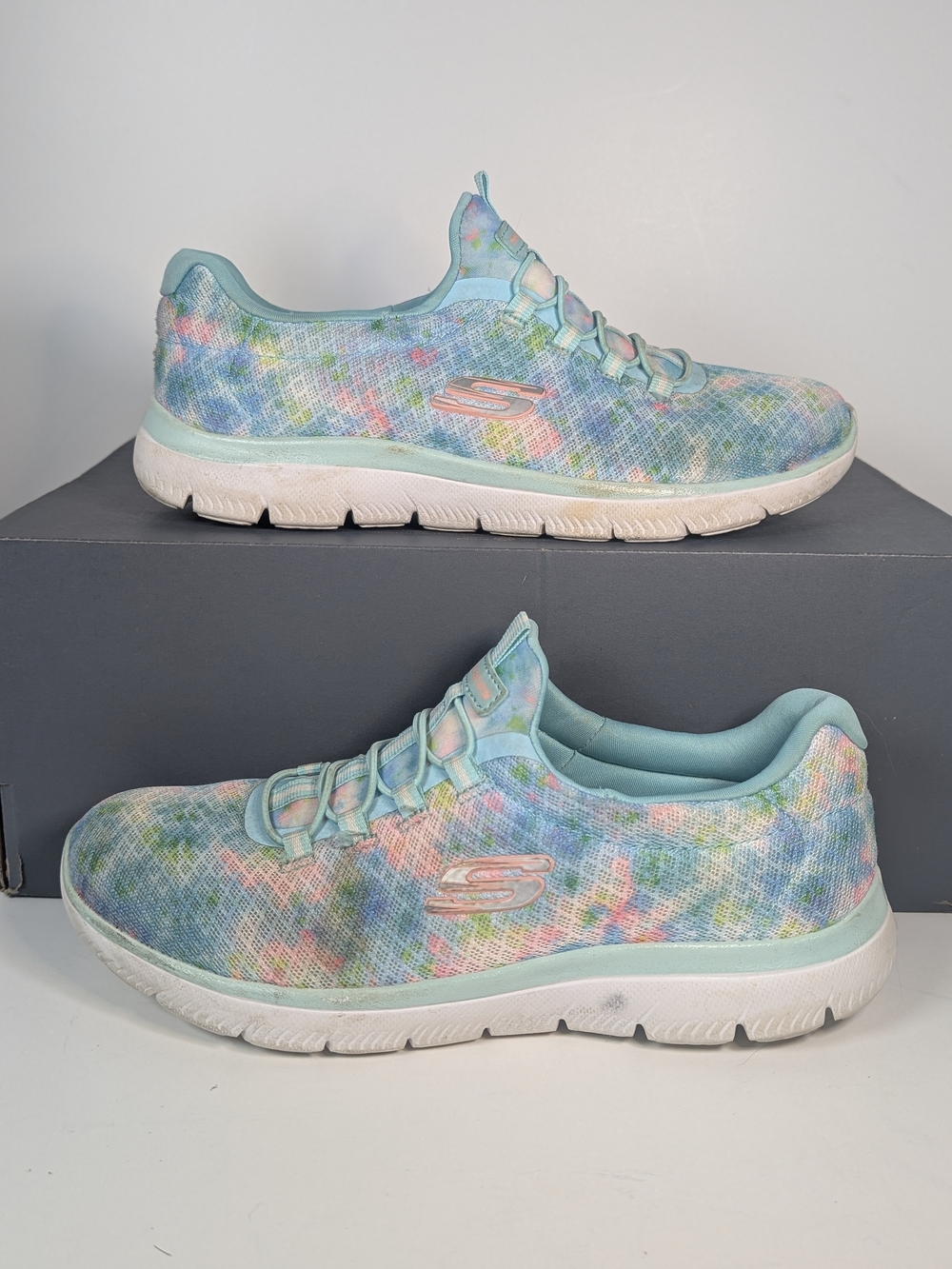 Skechers Summits Looking Groovy Womens 7.5 Slip-on Sneakers
